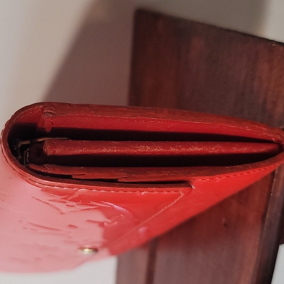 Authentic LV wallet - Picture 2 of 4